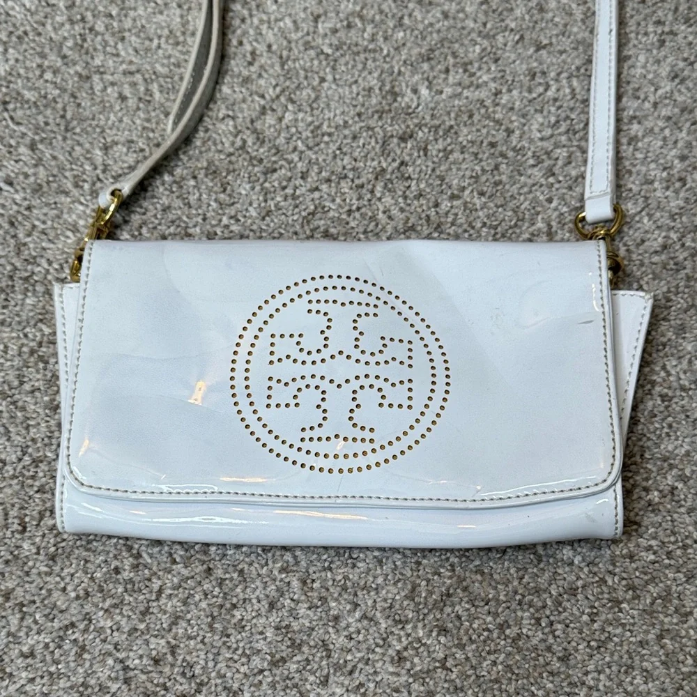 Tory Burch Kipp Perforated Logo Patent Leather Crossbody Bag White Gold